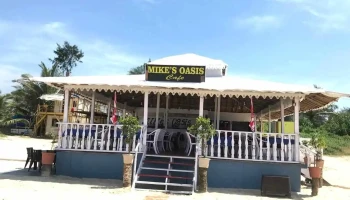 Mike's Oasis Beach Shack - Mobor Beach