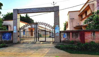 கேர்ள்ஸ் கிக் ஸ்கூல், ரெமுனா - Khirochora Gopinath Mandir Road