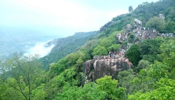 சன்செட் பாயிண்ட் - Machgoan
