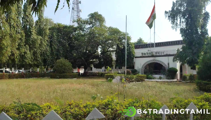 Aapiis Aap Ttisttriktt Klekttr Cntirpuur Viittiyoo - Chandrapur, சந்திரபூர்