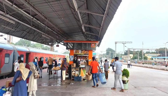 Bhusawal Station -  Iryil Vnntti - Bhusawal, புசாவல்