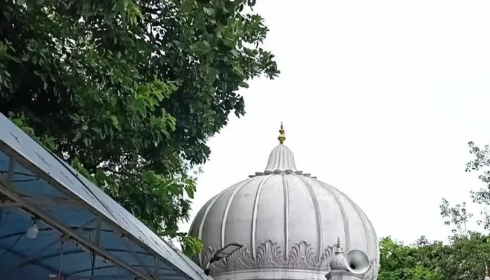 Kurutvaaraa Puuriyaa Caakip Kooyil - Buria, புரிய