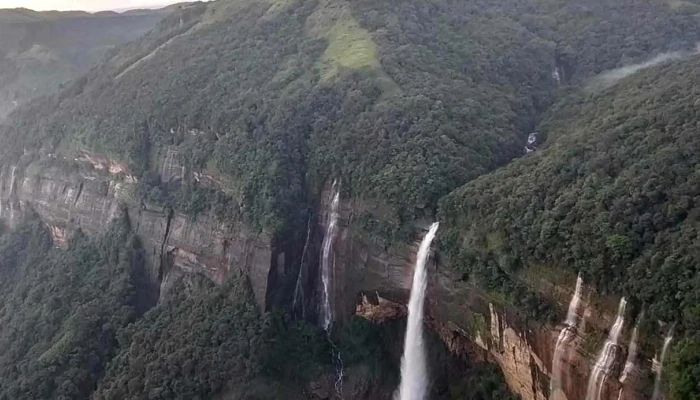 Meekaalyaa Ttuurism விமர்சனங்கள் - Shillong, ஷில்லாங்