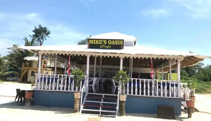 Mike's Oasis Beach Shack - Mobor Beach