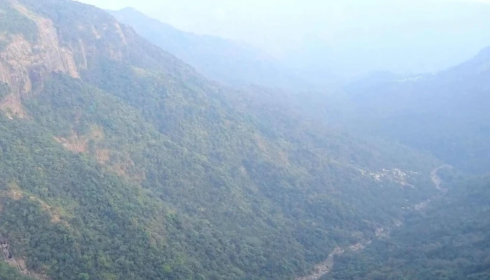 Nohsngithiang Falls View Point -  சுற்றுலா பயணி ஈர்ப்பிடங்கள் - Lad Ryngud, லட ர்ய்ந்குது