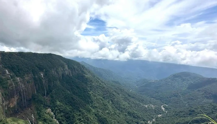 Nohsngithiang Falls View Point -  பகுதி - Lad Ryngud, லட ர்ய்ந்குது