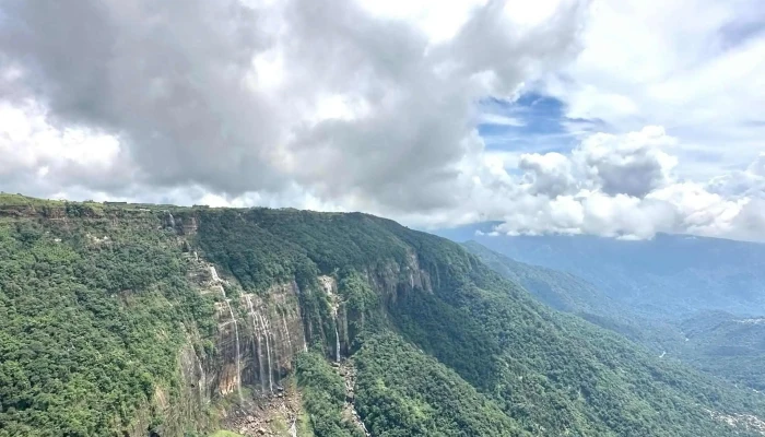 Nohsngithiang Falls View Point -  முகவரி - Lad Ryngud, லட ர்ய்ந்குது