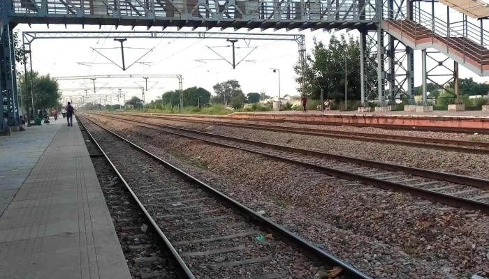 Paavaal ரயில்வே நிலையம் - பவல், பாவல் ரூரல்