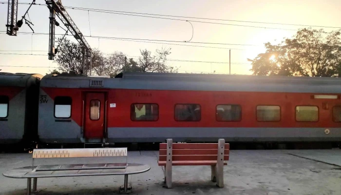 Plvaal Iryil Vnntti - Palwal, பல்வால்றுரல்