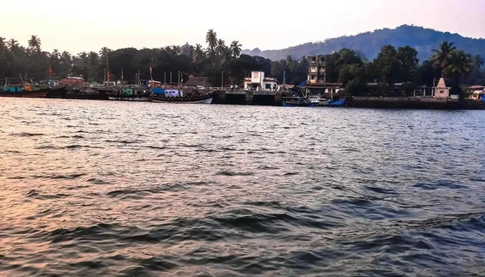 Ttaapool Poortt Ellaam - Dabhol, டப்ஹோல்