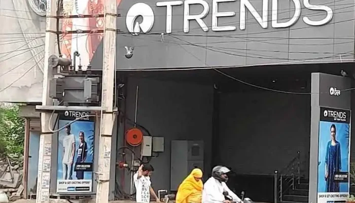 சர்க்கி தாத்ரி - சர்க்கி தாத்ரி
